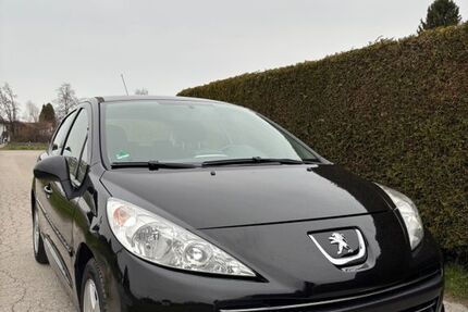 Peugeot 207 215.042 km 2.300 &euro; Stephanskirchen 83071