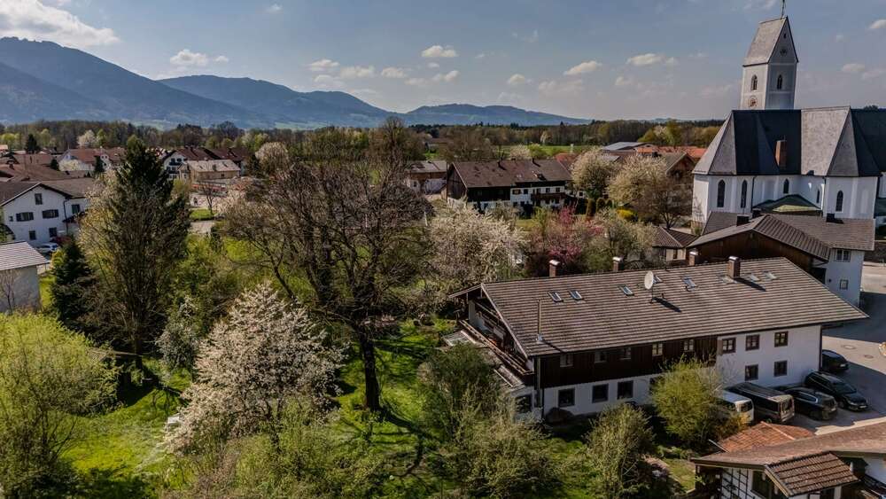 Einfamilienhaus Raubling - 7 Zimmer, 423 m&sup2;, 525.000&euro; | Angebot:26749341