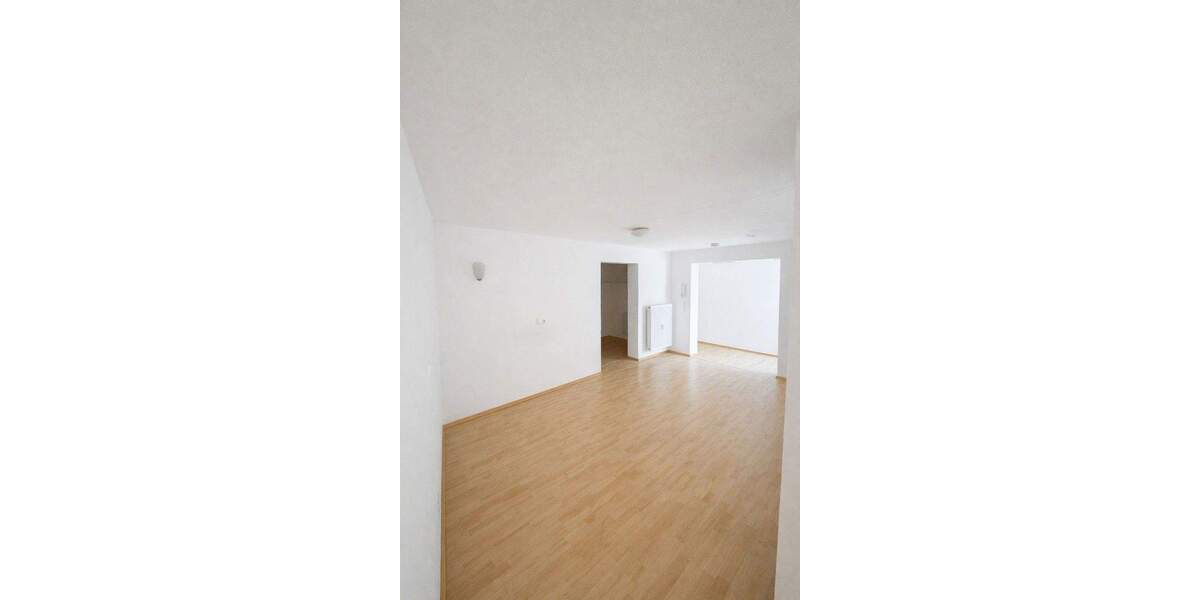 Etagenwohnung Rosenheim Ost - 4 Zimmer, 110 m&sup2;, 1.525&euro; | Angebot:25744499