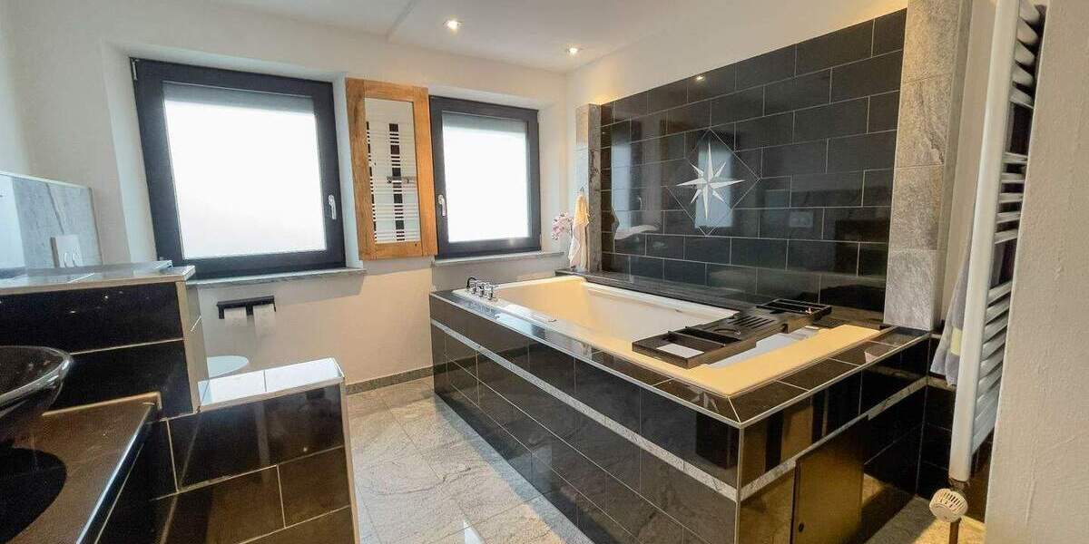 Mehrfamilienhaus, Wohnhaus Rosenheim Westerndorf St Peter - 9 Zimmer, 243 m&sup2;, 1.490.000&euro; | Angebot:25738502