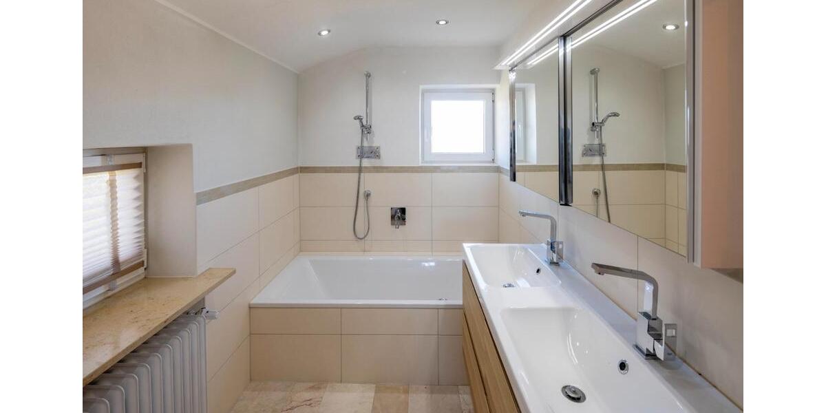 Einfamilienhaus Bernau am Chiemsee - 4 Zimmer, 170 m&sup2;, 2.500&euro; | Angebot:26300238
