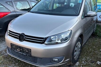 VW Touran 171.000 km 2.999 &euro; Rosenheim 83022