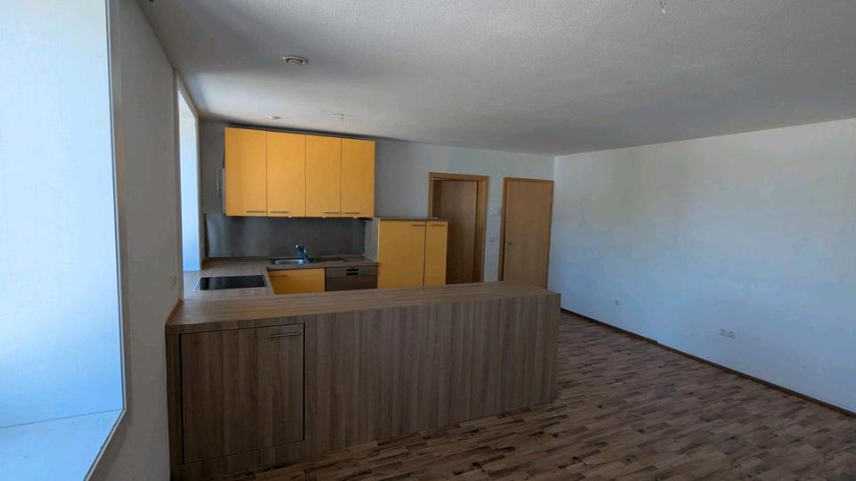 Etagenwohnung Edling - 3 Zimmer, 100 m&sup2;, 1.150&euro; | Angebot:26688598