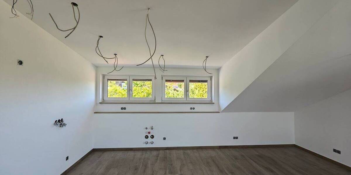 Etagenwohnung Baiern Großrohrsdorf - 3 Zimmer, 98 m&sup2;, 1.470&euro; | Angebot:26730415