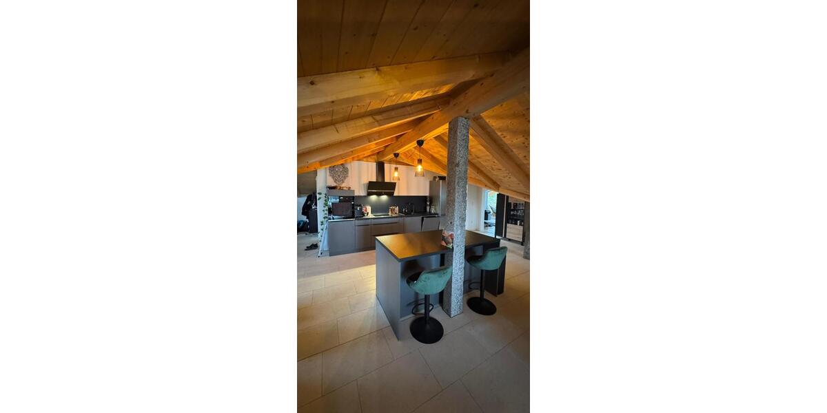 Dachgeschoßwohnung Stephanskirchen - 1.5 Zimmer, 110 m&sup2;, 1.200&euro; | Angebot:25852662