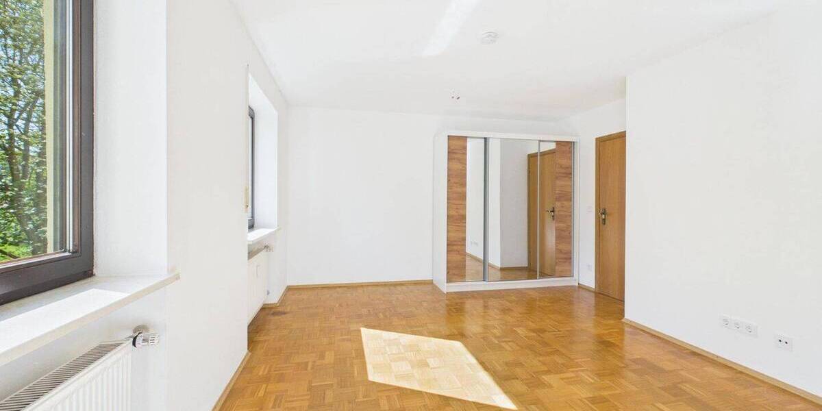 Etagenwohnung Ebersberg - 3 Zimmer, 98 m&sup2;, 1.500&euro; | Angebot:26687087