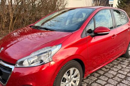 Peugeot 208 89.000 km 6.490 &euro; Rosenheim 83022
