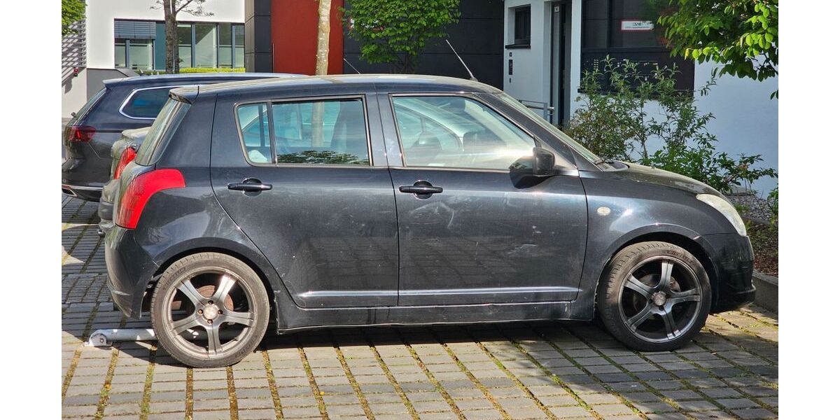 Suzuki Swift 95.000 km 3.333 &euro; Rosenheim 83022