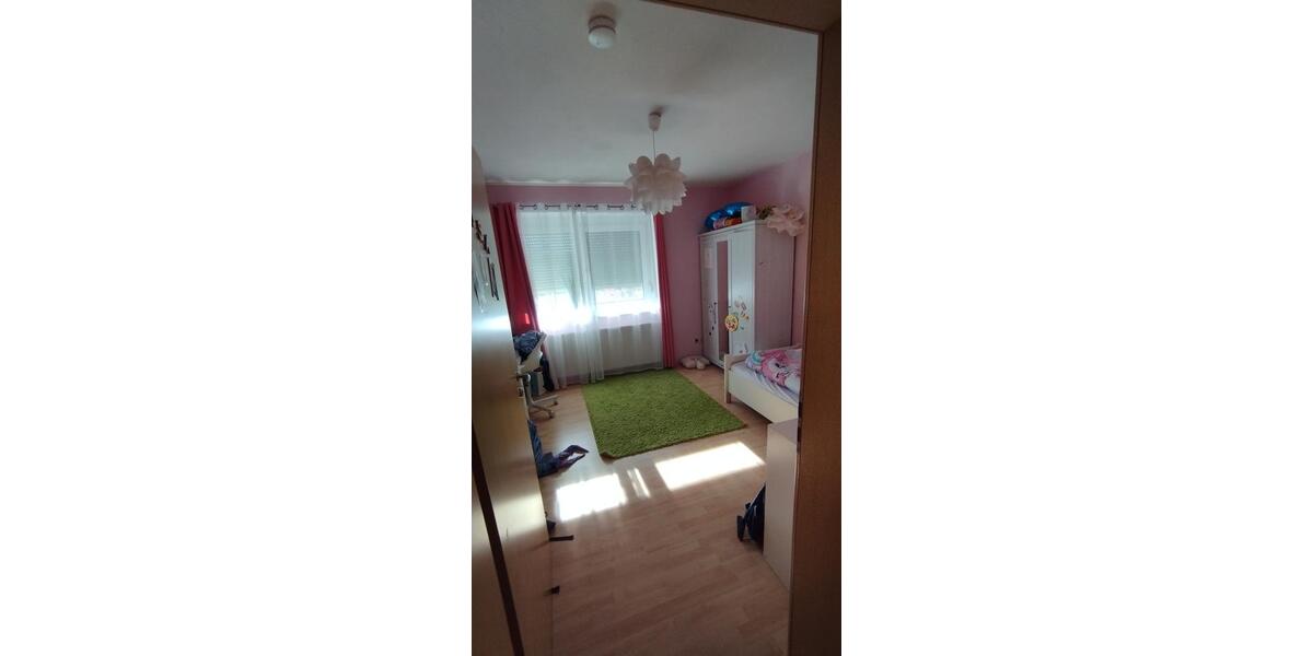 Reihenhaus Kirchseeon - 7 Zimmer, 170 m&sup2;, 2.200&euro; | Angebot:26490140