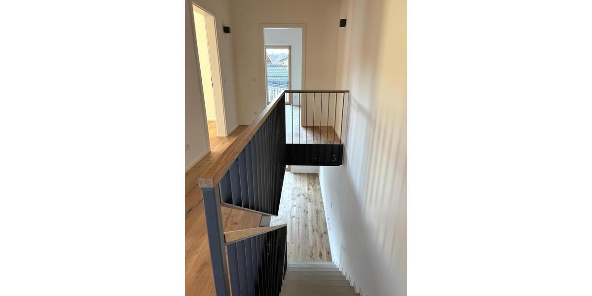 Doppelhaushälfte Raubling - 4 Zimmer, 133 m&sup2;, 2.150&euro; | Angebot:23644892