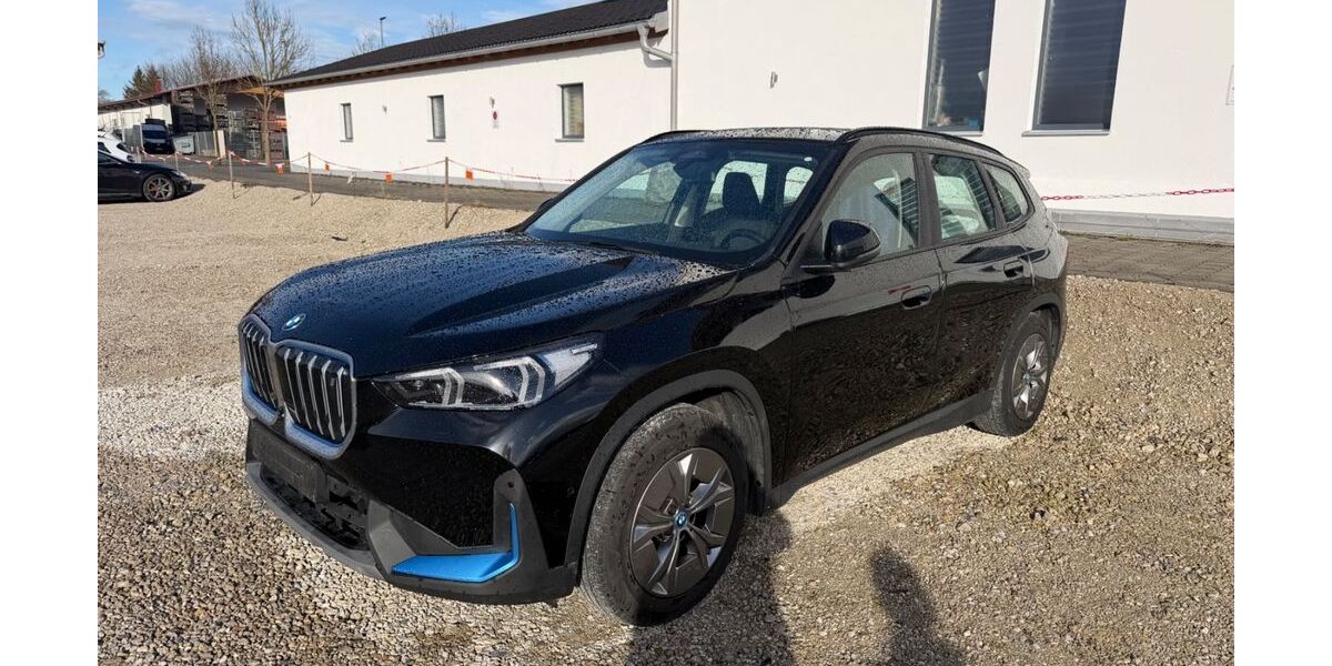 BMW iX1 57.300 km 30.900 &euro; Rosenheim 83026