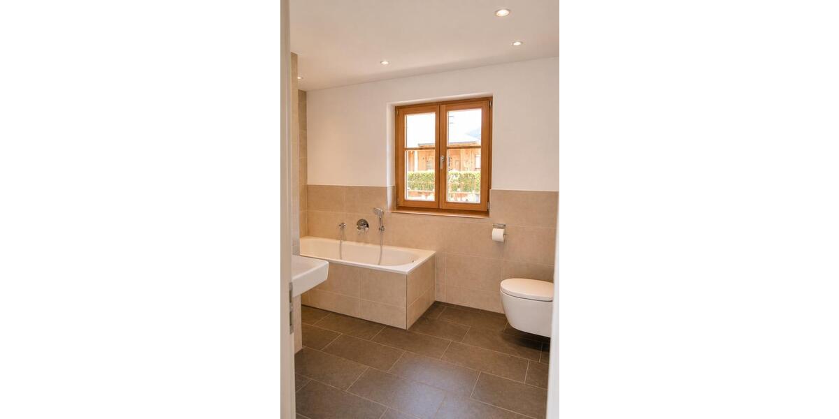 Doppelhaushälfte Schliersee - 5 Zimmer, 171 m&sup2;, 3.100&euro; | Angebot:26682469