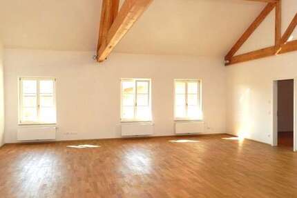 Wohnung Oberpframmern - 3.5 Zimmer, 225 m&sup2;, 2.900&euro; | Angebot:25653379