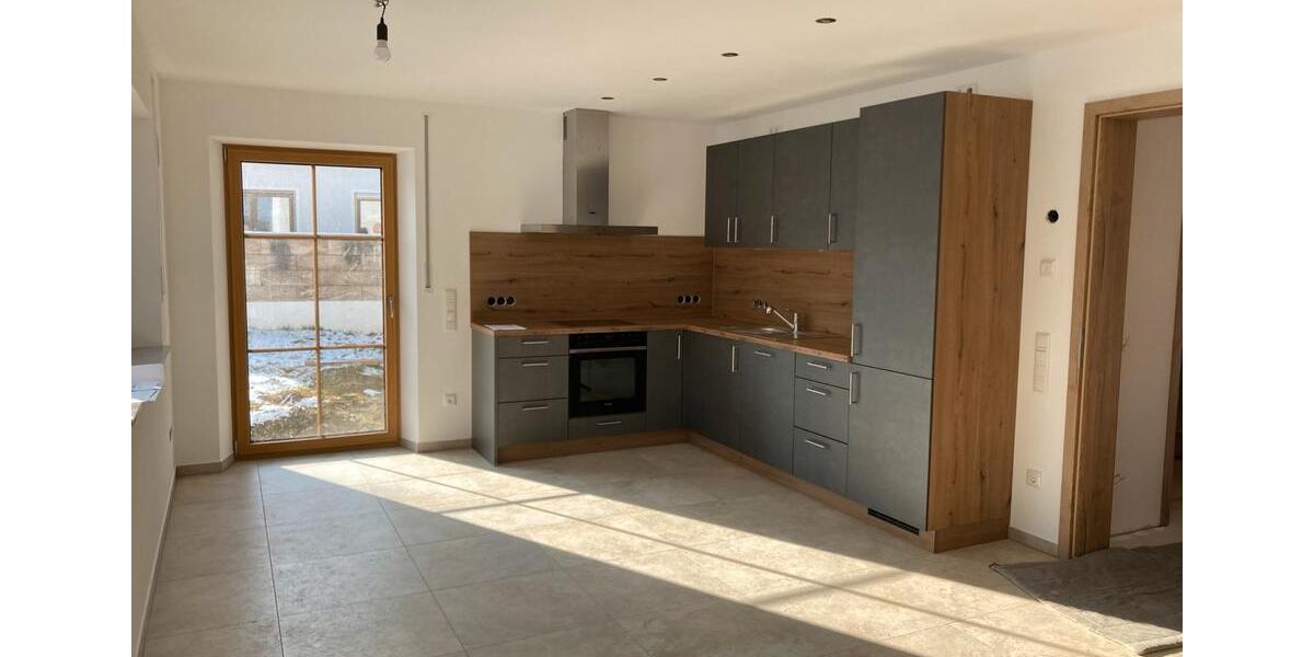 Erdgeschoßwohnung Schnaitsee - 2.5 Zimmer, 90 m&sup2;, 1.100&euro; | Angebot:25407926