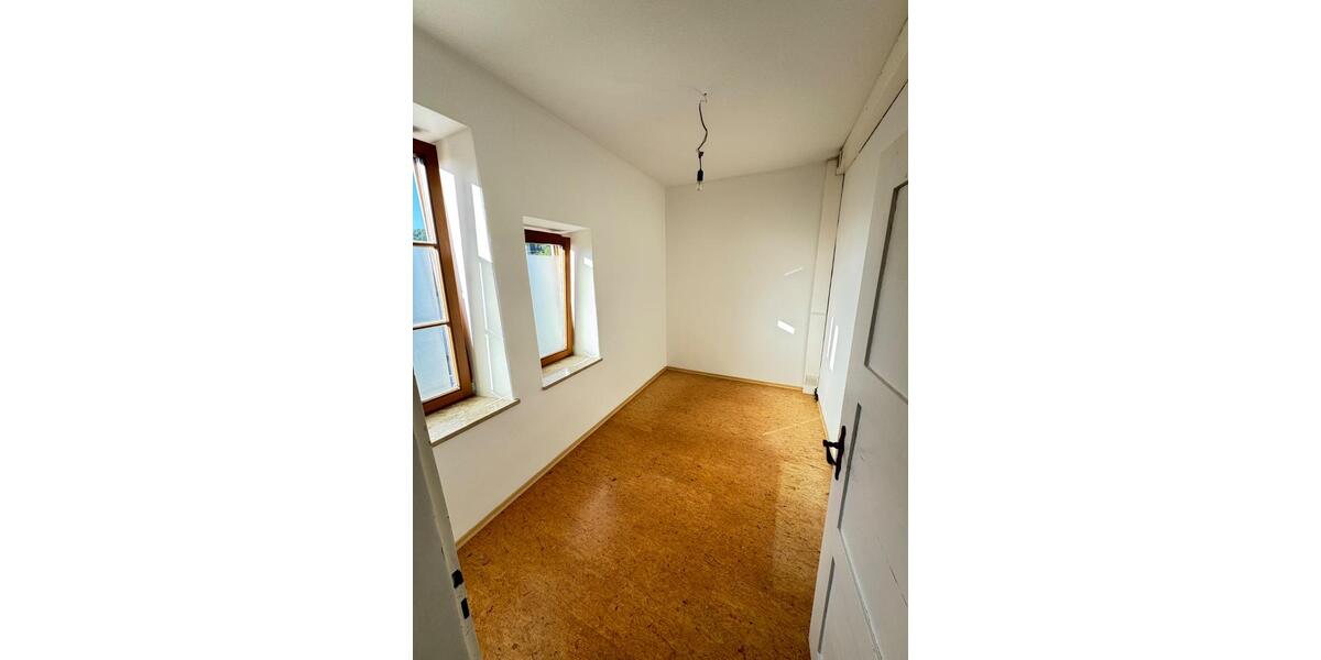 Etagenwohnung Hausham - 5 Zimmer, 110 m&sup2;, 1.300&euro; | Angebot:25570340