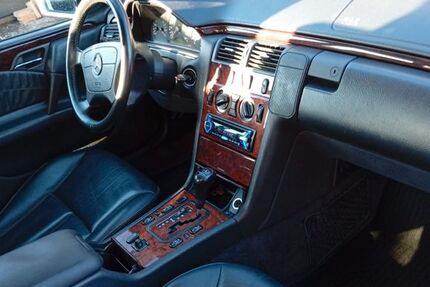 Mercedes-Benz E 280 318.000 km 2.350 &euro; Grafing 85567