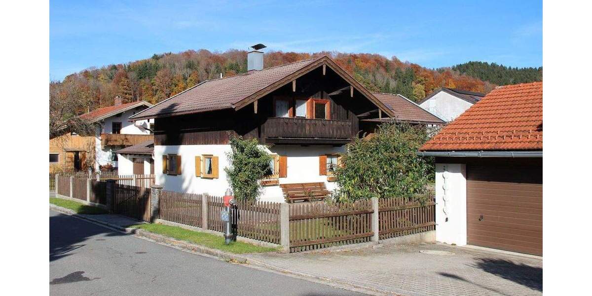 Einfamilienhaus Hausham - 8 Zimmer, 162 m&sup2;, 890.000&euro; | Angebot:25657515