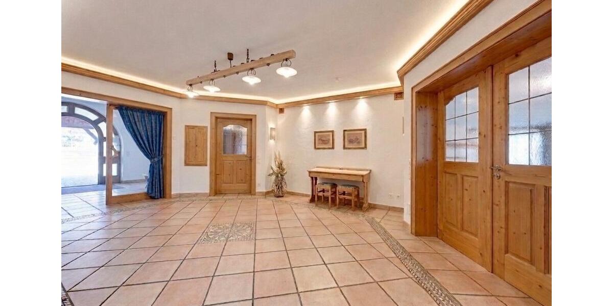 Einfamilienhaus Ebersberg - 15 Zimmer, 683 m&sup2;, 2.390.000&euro; | Angebot:26042398