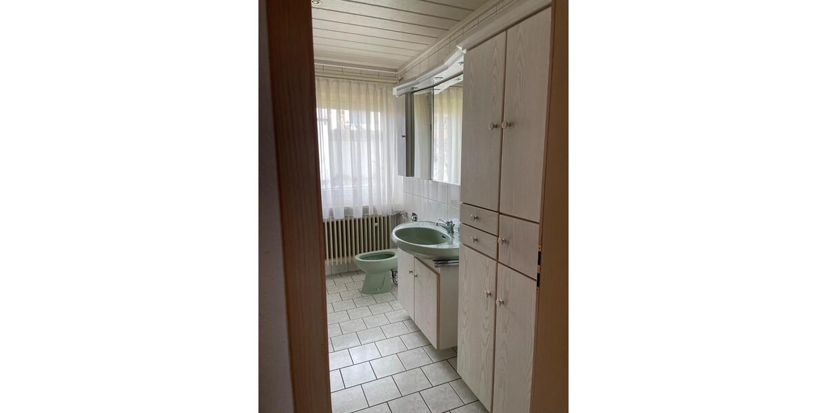 Einfamilienhaus Kirchseeon - 7 Zimmer, 270 m&sup2;, 1.450&euro; | Angebot:25590861