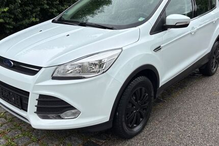 Ford Kuga 91.000 km 6.300 &euro; Bernau am Chiemsee 83233