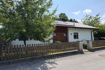 Haus Raubling - 10 Zimmer, 220 m&sup2;, 995.000&euro; | Angebot:24819248