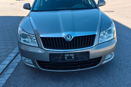 Skoda Octavia 131.800 km 2.999 &euro; Bruckmühl 83052