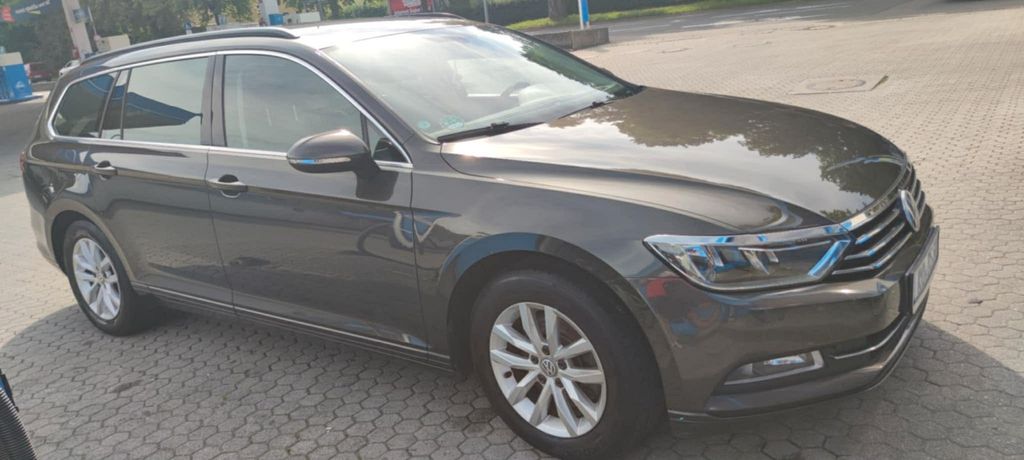 VW Passat Variant 225.000 km 9.590 &euro; Rosenheim 83022