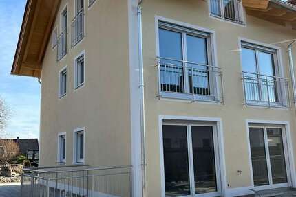 Haus Egmating - 7 Zimmer, 174 m&sup2;, 2.500&euro; | Angebot:25401393