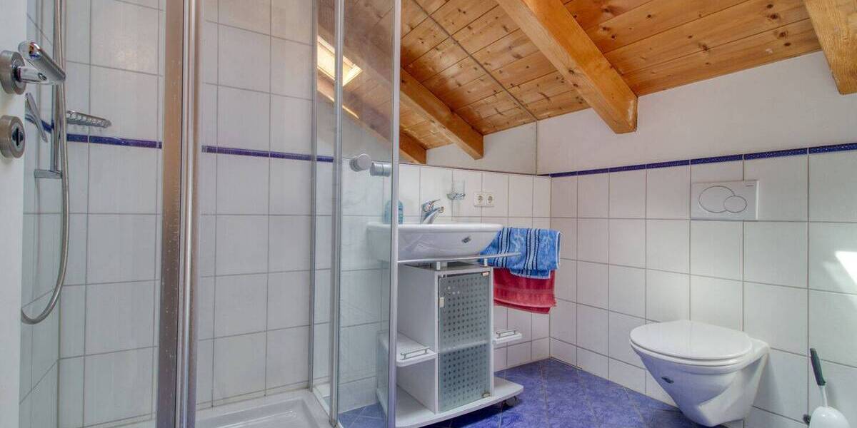 Einfamilienhaus Rohrdorf - 8 Zimmer, 260 m&sup2;, 890.000&euro; | Angebot:26595933