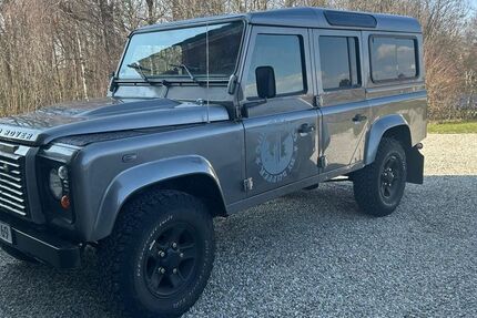 Land Rover Defender 137.592 km 28.900 &euro; Übersee 83236