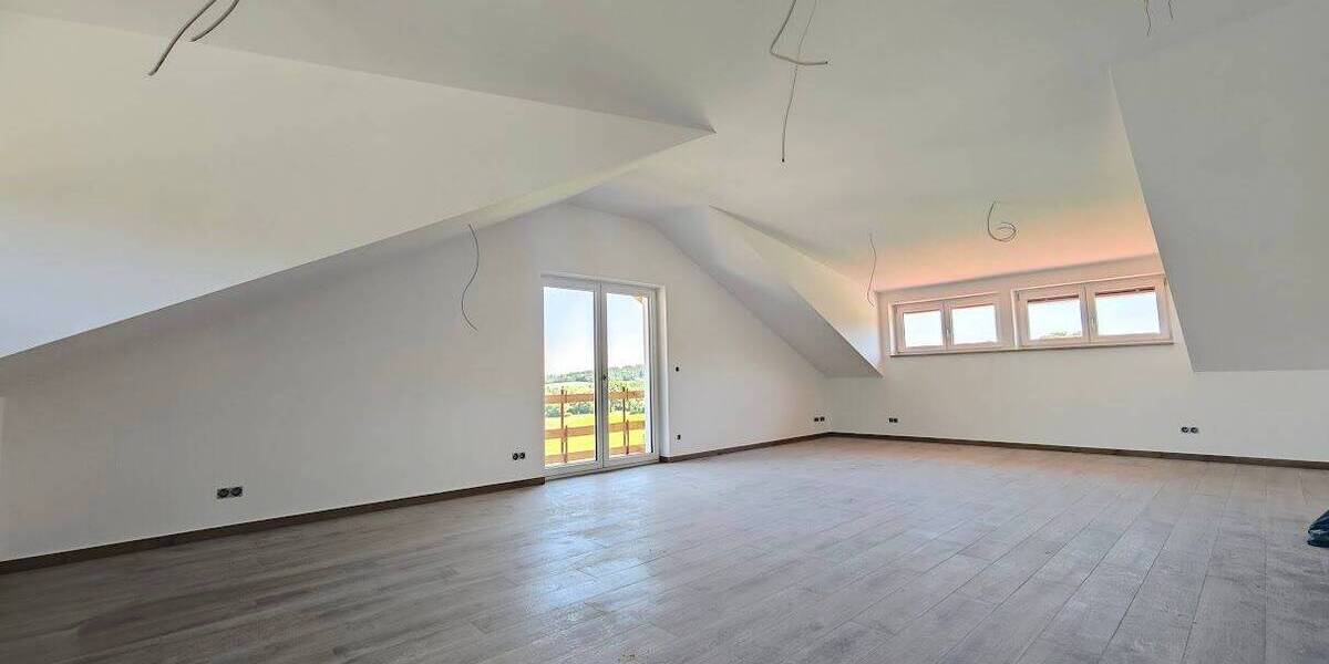Etagenwohnung Baiern Großrohrsdorf - 3 Zimmer, 98 m&sup2;, 1.470&euro; | Angebot:26730415