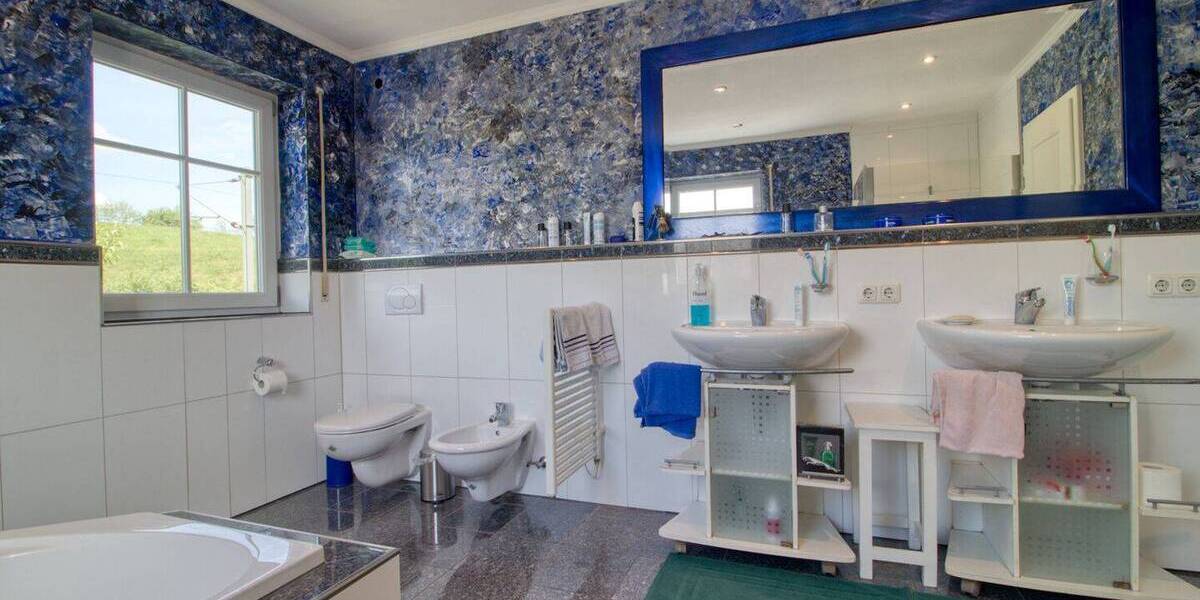 Einfamilienhaus Rohrdorf - 8 Zimmer, 260 m&sup2;, 890.000&euro; | Angebot:26595933