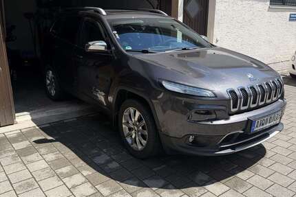 Jeep Cherokee 125.500 km 12.400 &euro; Bad Aibling 83043