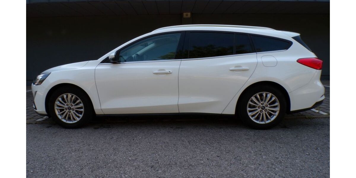 Ford Focus 159.122 km 8.999 &euro; Rosenheim 83026