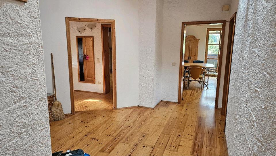 Dachgeschoßwohnung Tuntenhausen - 3 Zimmer, 86 m&sup2;, 1.200&euro; | Angebot:25568301
