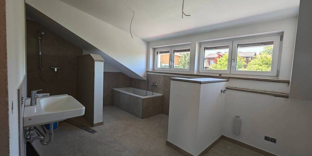 Etagenwohnung Baiern Großrohrsdorf - 3 Zimmer, 98 m&sup2;, 1.470&euro; | Angebot:26730415