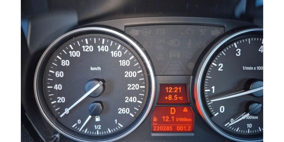 BMW 330 220.285 km 8.500 &euro; Amerang 83123