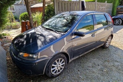 Fiat Punto 133.290 km 2.500 &euro; Riedering 83083