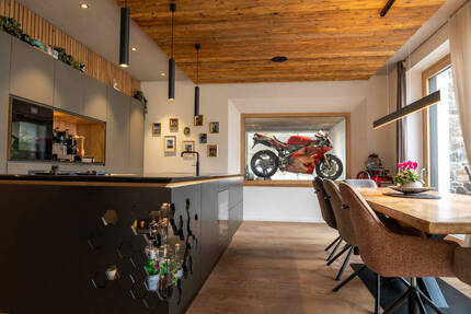 Haus Hausham - 5 Zimmer, 229 m&sup2;, 2.150.000&euro; | Angebot:26018448