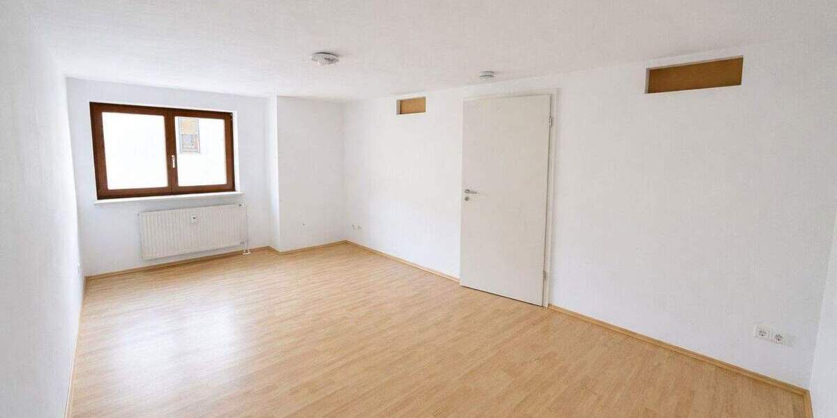 Etagenwohnung Rosenheim Ost - 4 Zimmer, 110 m&sup2;, 1.525&euro; | Angebot:25744499