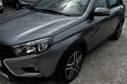 Lada Vesta 118.000 km 7.990 &euro; Bad Endorf 83093