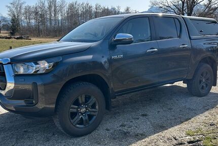 Toyota Hilux 27.500 km 42.500 &euro; Prien 83209